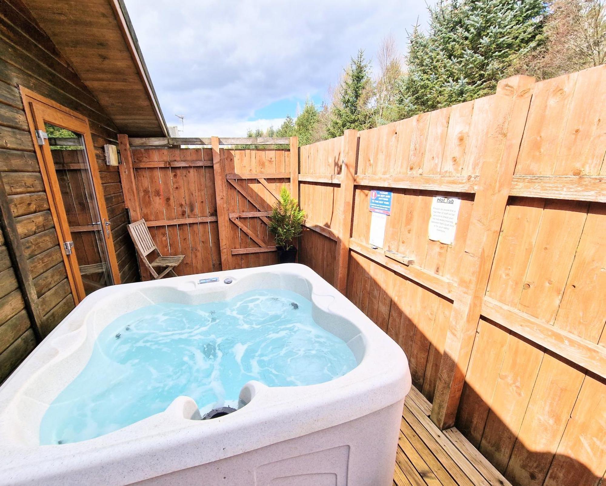 הוילה Kelty Ochil 8 With Private Hot Tub - Fife - Loch Leven - Lomond Hills מראה חיצוני תמונה